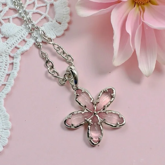 New! Kendra Scott Kyla Flower Pendant Necklace – Silver Rhodium/Pink Cat’s Eye Necklaces
